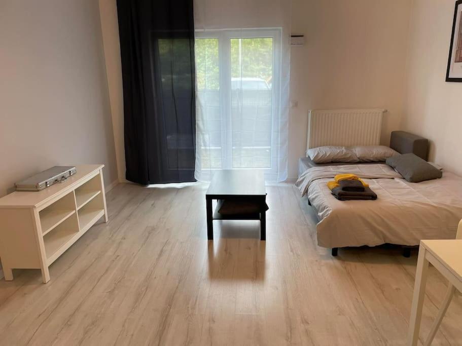 Leilighet With Private Parking *